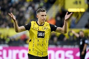 每体：巴萨有意补强中后卫，他们正在关注施洛特贝克和伊纳西奥