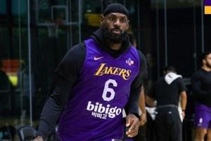 老詹归队!湖人官推晒训练照:回到主场的感觉真好